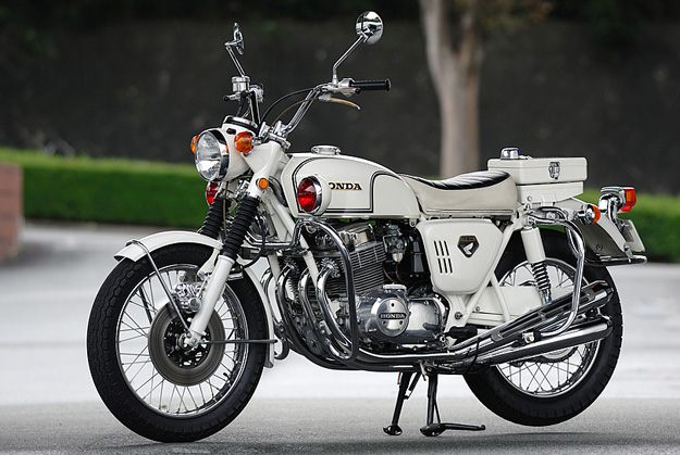 HONDA CB750 POLICE TYPE 1/6スケール Tamiya 1/6 Scale HONDA CB750 POLICE TYPE Big Scale plastic