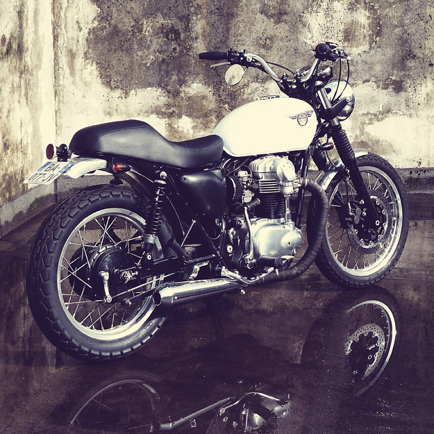 Double Take - Berry Bads Kawasaki W650 - Return of the Cafe Racers Double Take - Berry Bads Kawasaki W650 - Return of the Cafe Racers