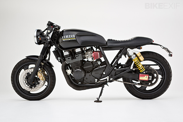 Yamaha XJR400 by Ellaspede: A budget cafe | Bike EXIF