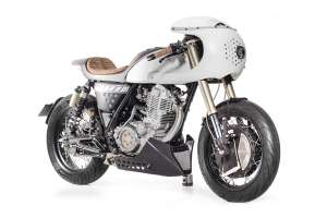 Yamaha SR400 cafe racer by Capêlos Garage and Elemental Rides