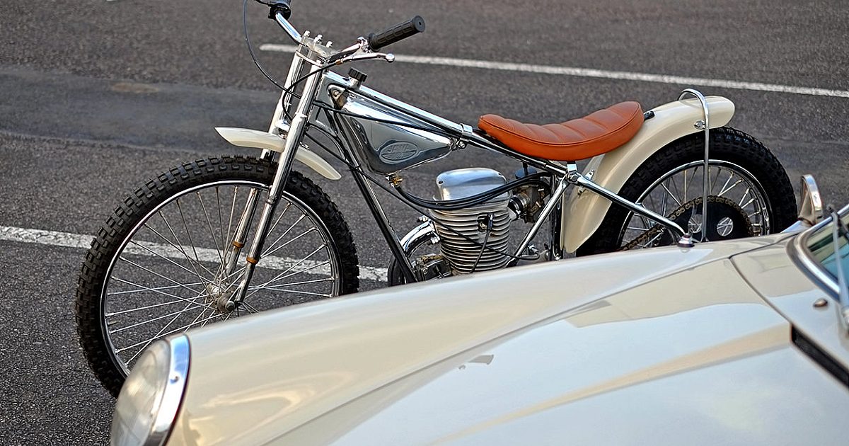 Switch Hitter: Porsche guru Dutchmann tackles a Jawa | Bike EXIF