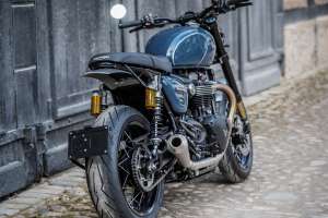 Custom Triumph Speed Twin cafe racer by Chris Raisch