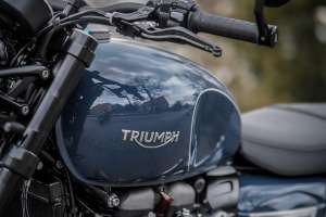 Custom Triumph Speed Twin cafe racer by Chris Raisch