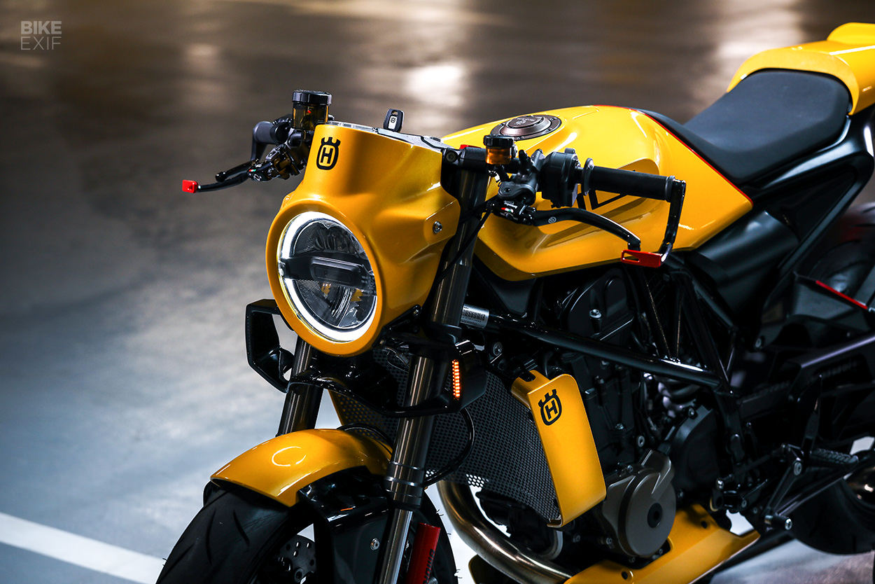 ハスクバーナ SVARTPILEN/VITPILEN701 ARROW チタン Pro-Race Dark Aluminum Muffler - HQV 701 Vitpilen/Svartpilen
