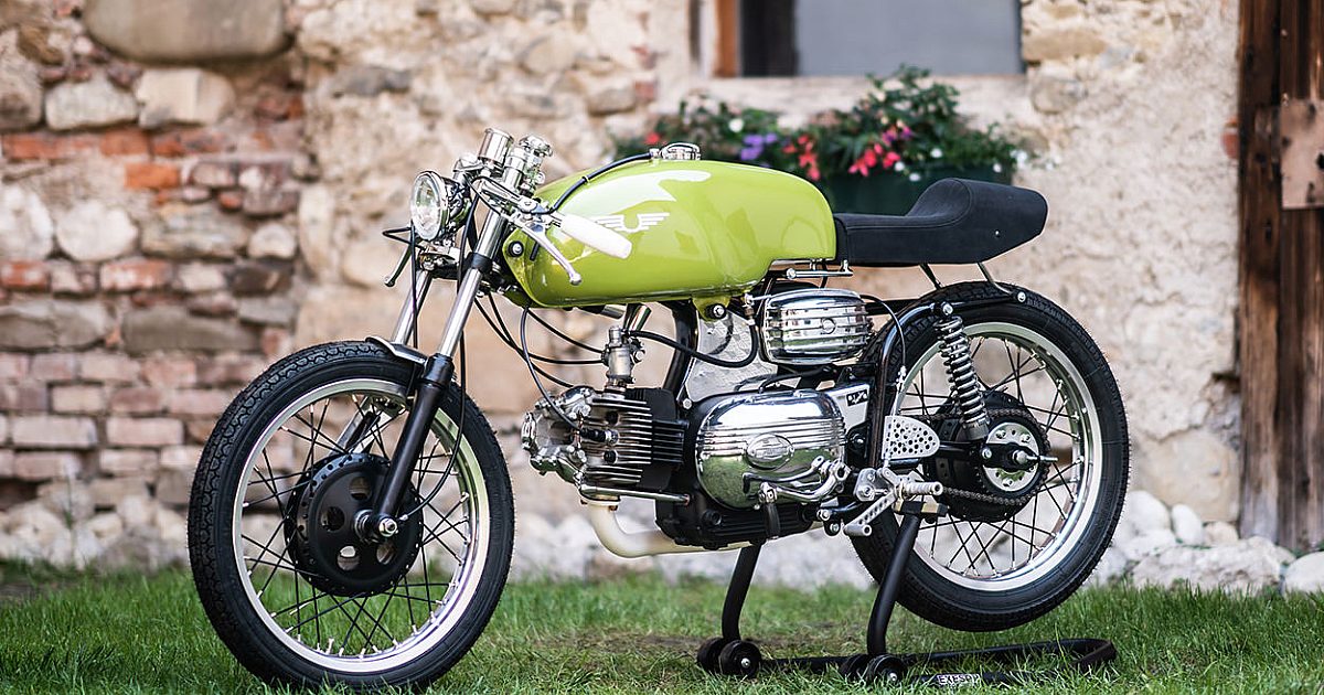 La Vita in Verde: An Aermacchi 250 restomod from Austria | Bike EXIF