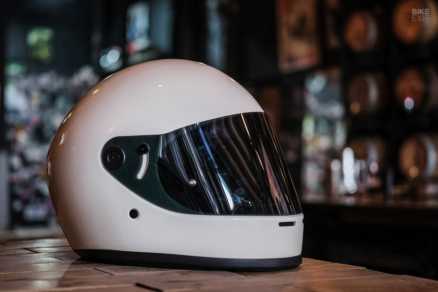 Best Retro Full Face Helmets: DMD, Shoei and Biltwell Best Retro Full Face Helmets: DMD, Shoei and Biltwell