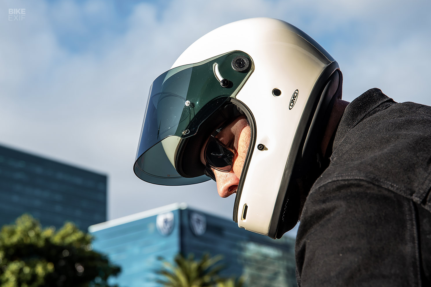Look the part: The DMD Rivale retro full face helmet | Bike EXIF Look the part: The DMD Rivale retro full face helmet | Bike EXIF