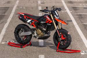 Ducati Hypermotard 698 Mono supermoto