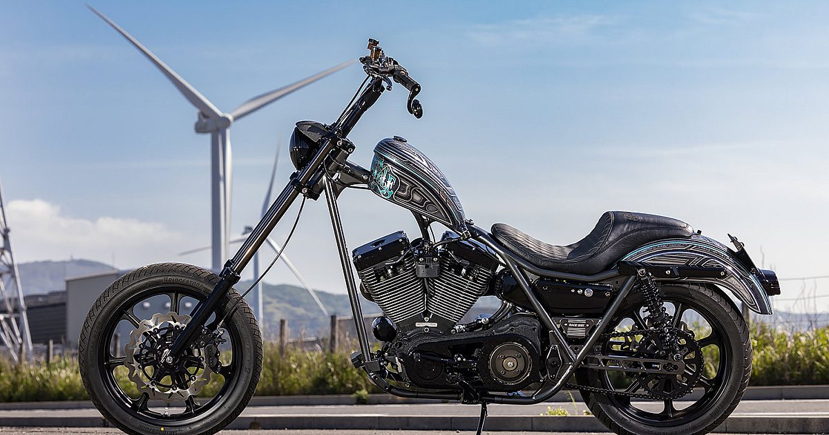 や*し様 フェリックス バイク CHOPPER Harley Davidson Vida's Harley FXR chopper is raked out and ready to rumble | Bike EXIF