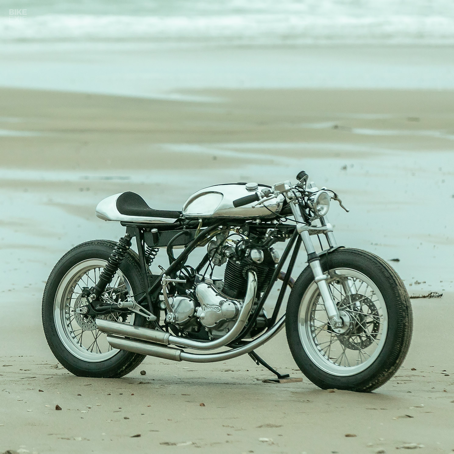 This Norton Commando 850 Gets A French Face Lift This Norton Commando 850 Gets A French Face Lift