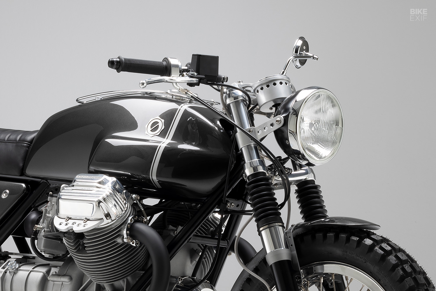 Monochrome Maschine: A 1979 Moto Guzzi Le Mans II by