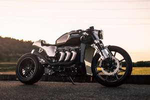 Custom Triumph Rocket 3 by CW Zon