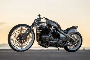 Mooneyes 2025의 트윈 엔진 Royal Enfield Classic 650 CW Zone