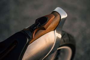 Mooneyes 2025의 트윈 엔진 Royal Enfield Classic 650 CW Zone