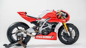 Neo-retro TVS Apache RR 310 café racer by Smoked Garage