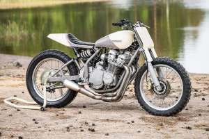 Suzuki GSX-R750 / GSX 1100 hybrid flat tracker with a supercharger, built by JL Meccanica