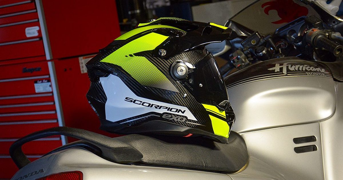 Scorpion's XT9000 Carbon Trailhead Helmet Reviewed