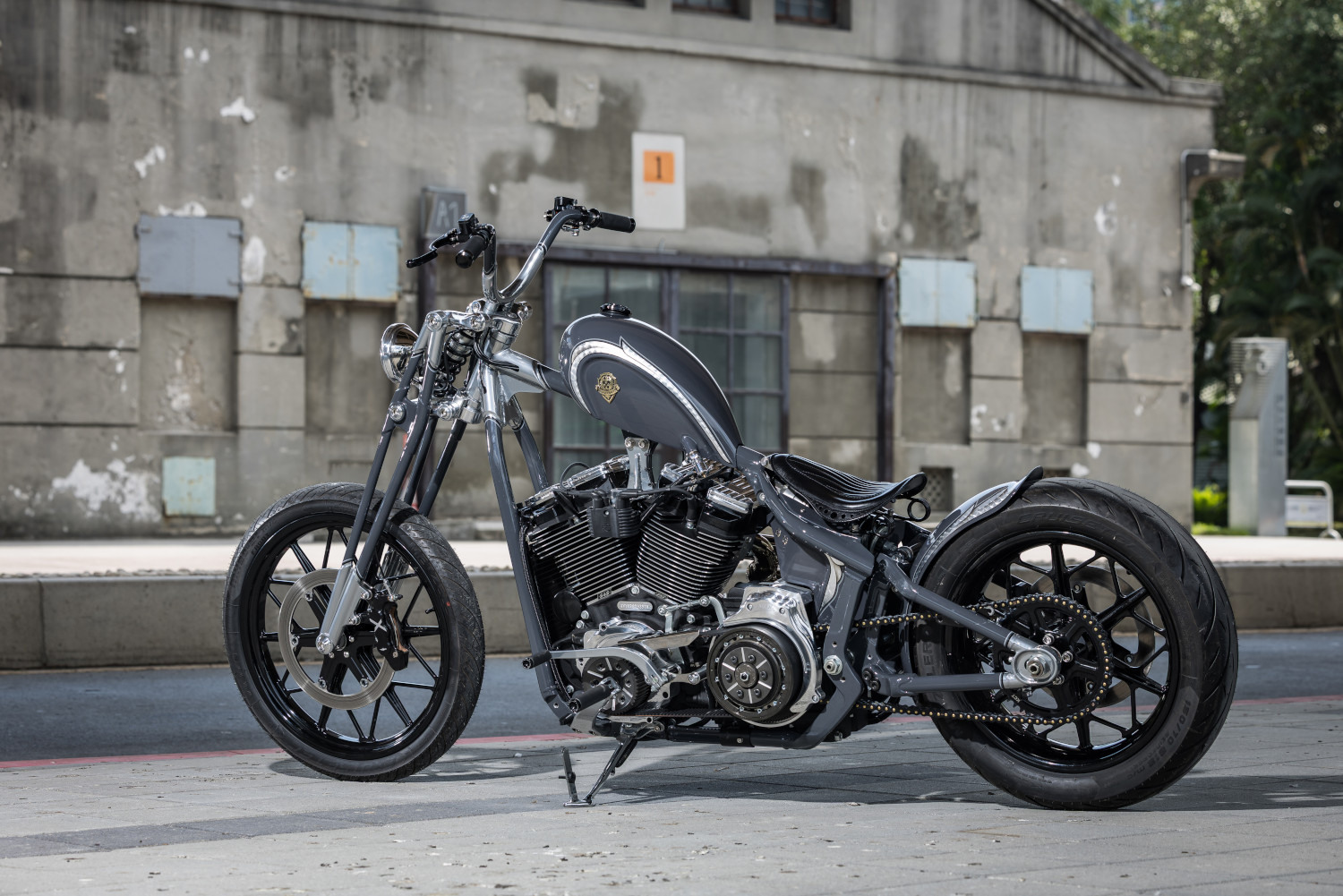 Aeternum Blade: Rough Crafts' Harley-Davidson Street Bob | Bike EXIF