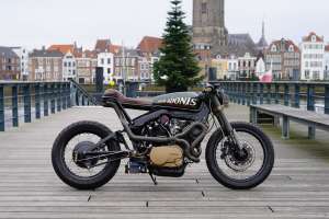 Moto Adonis XV 750 8
