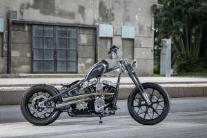 Rough Crafts Aeternum Blade Harley Davidson Street Bob 10