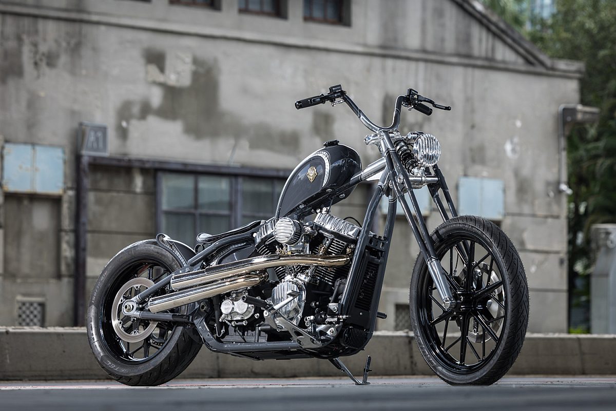 Rough Crafts Aeternum Blade Harley Davidson Street Bob 12