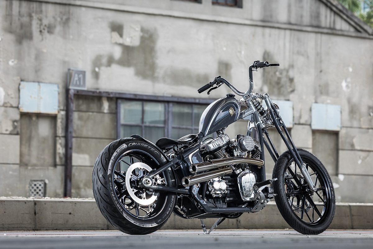Rough Crafts Aeternum Blade Harley Davidson Street Bob 2