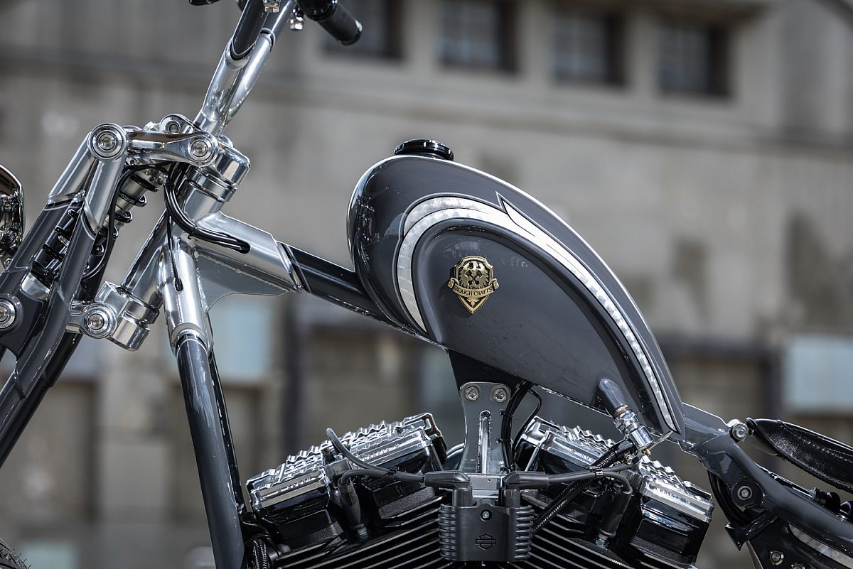 Rough Crafts Aeternum Blade Harley Davidson Street Bob 20