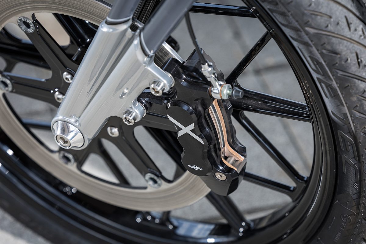 Rough Crafts Aeternum Blade Harley Davidson Street Bob 23