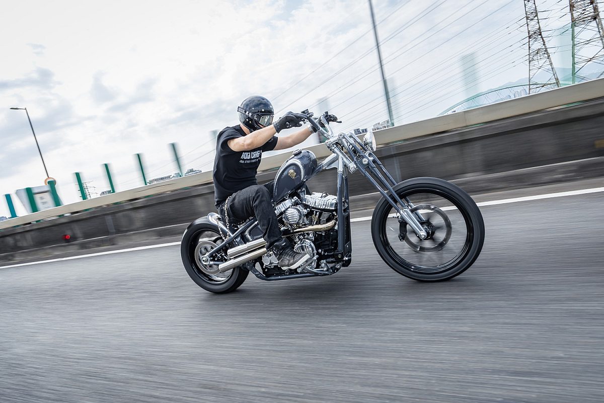 Rough Crafts Aeternum Blade Harley Davidson Street Bob 28