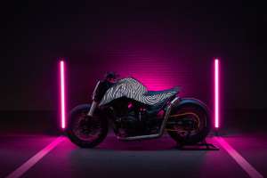 Motocrew Honda CB750 Hornet 3