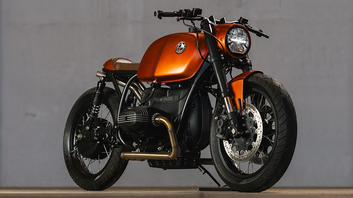 BMW R100/7をオレンジに染めたポルトガルの執念──Caffeine Customsが問う空冷ボクサーの到達点