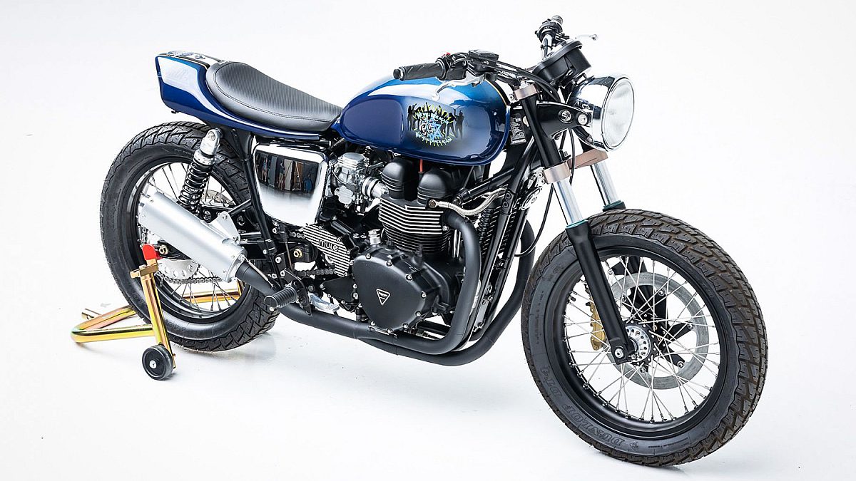 Mule Motorcycles が仕立てた"追悼のトラッカー"── ボンネビルT100 の骨格に宿した、もうひとつの物語
